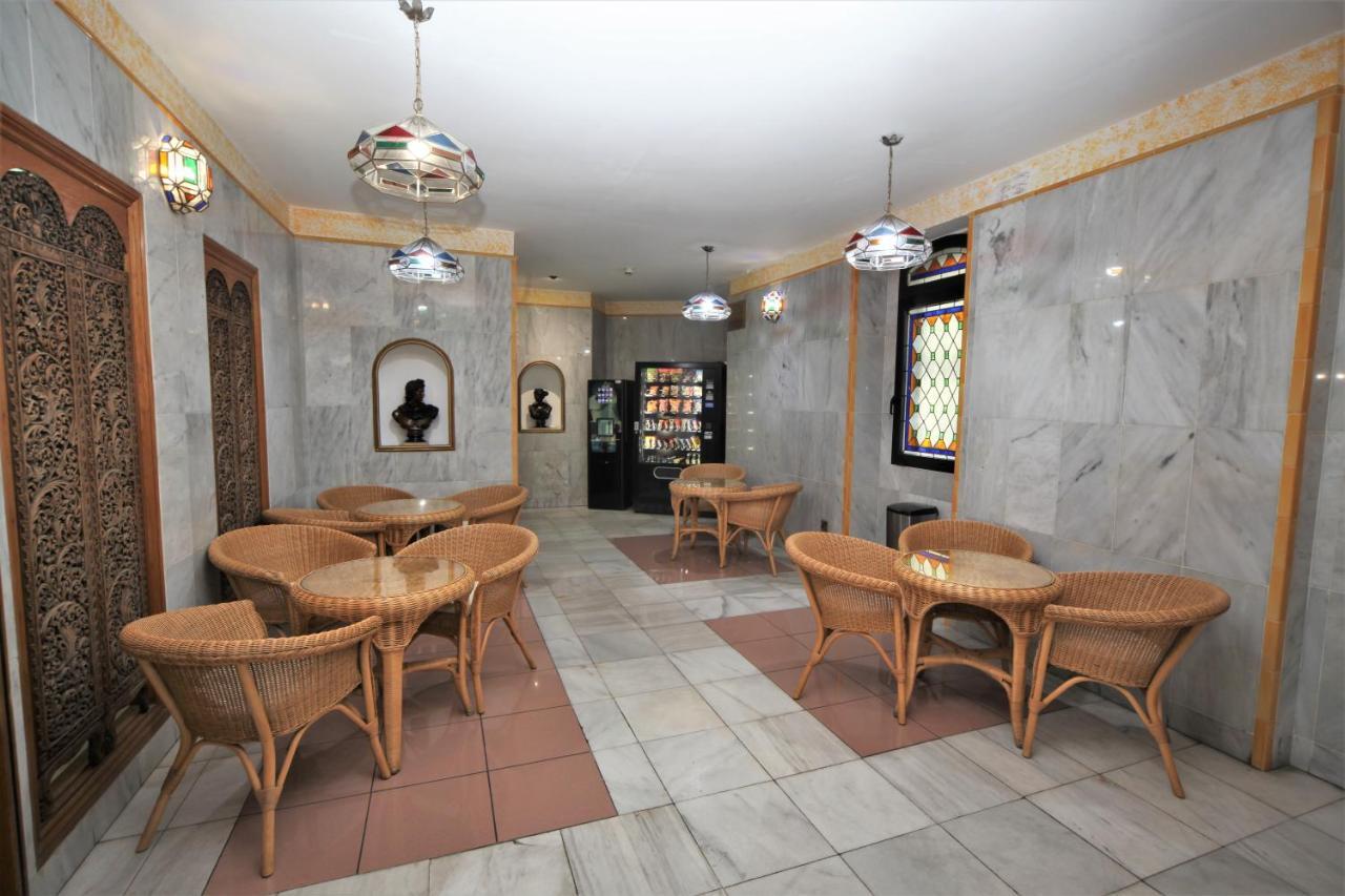 גיברלטר Bristol Hotel מראה חיצוני תמונה